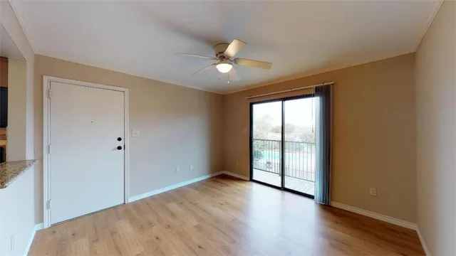 $975 | 904 University Oaks Boulevard, Unit 124, College Station, TX 77840