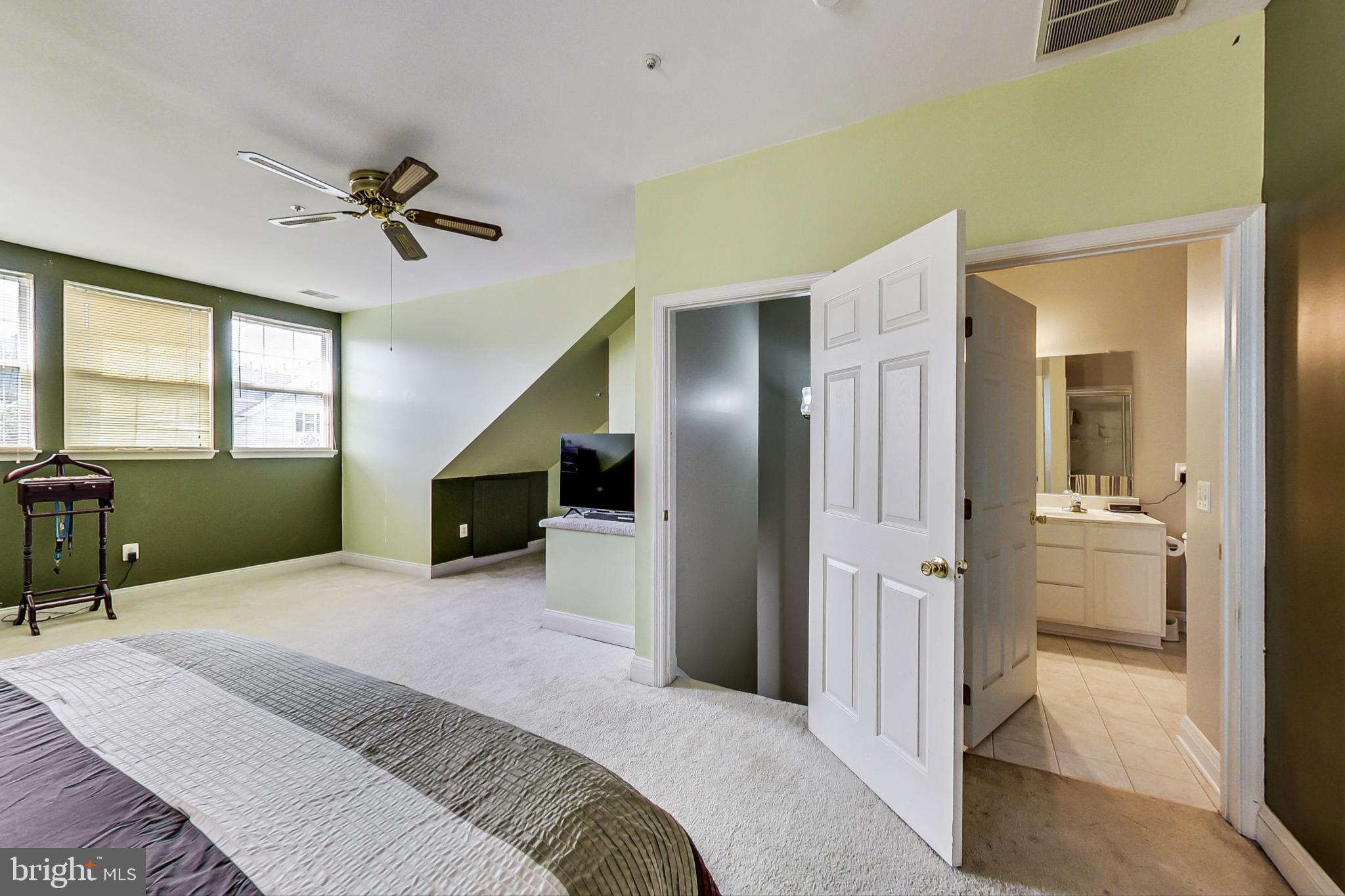 8701 Capistrano Way Odenton, MD 21113 - Photo 11 of 38 Primary Bedroom