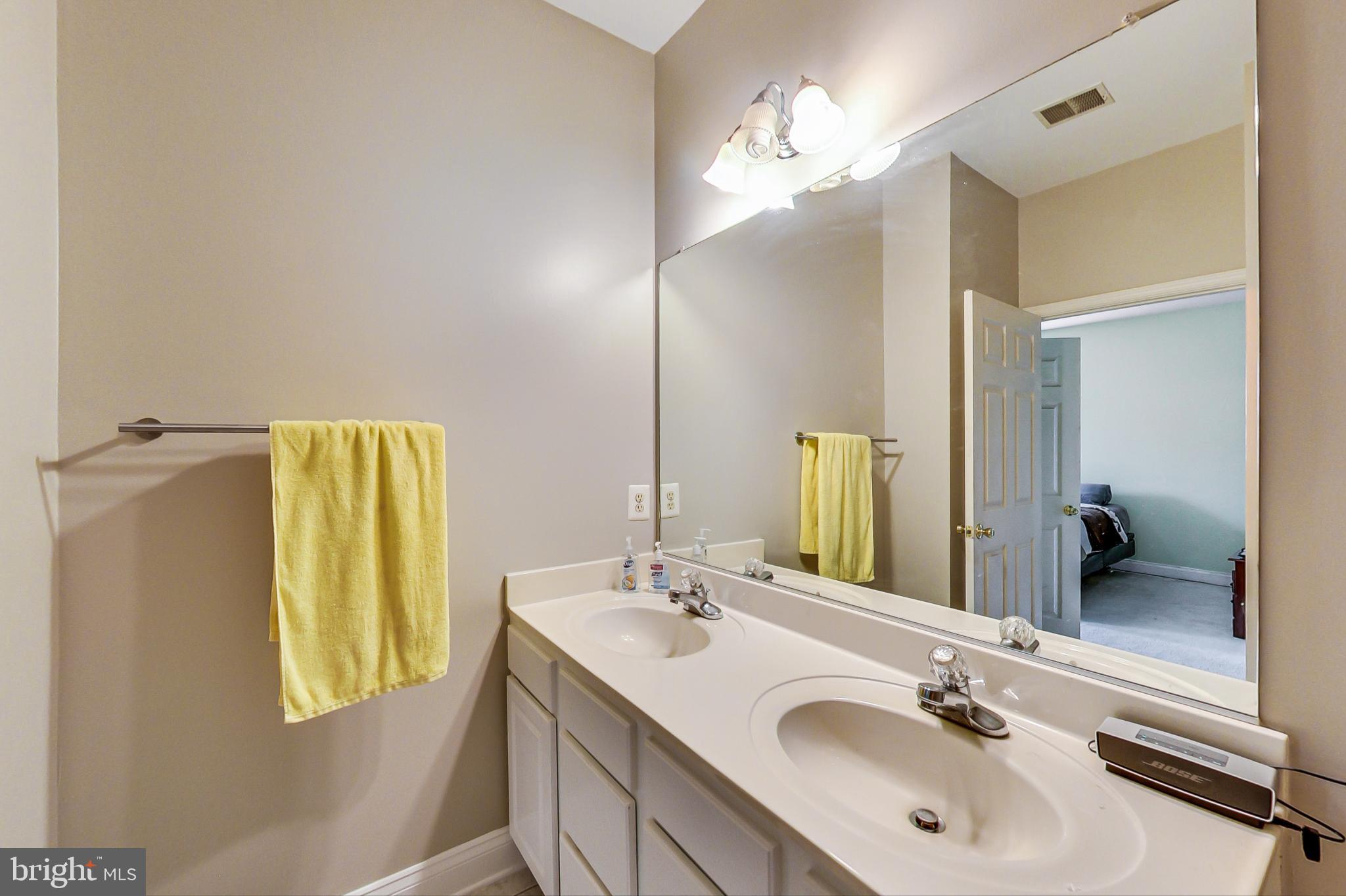 8701 Capistrano Way Odenton, MD 21113 - Photo 13 of 38 Private Full Bathroom