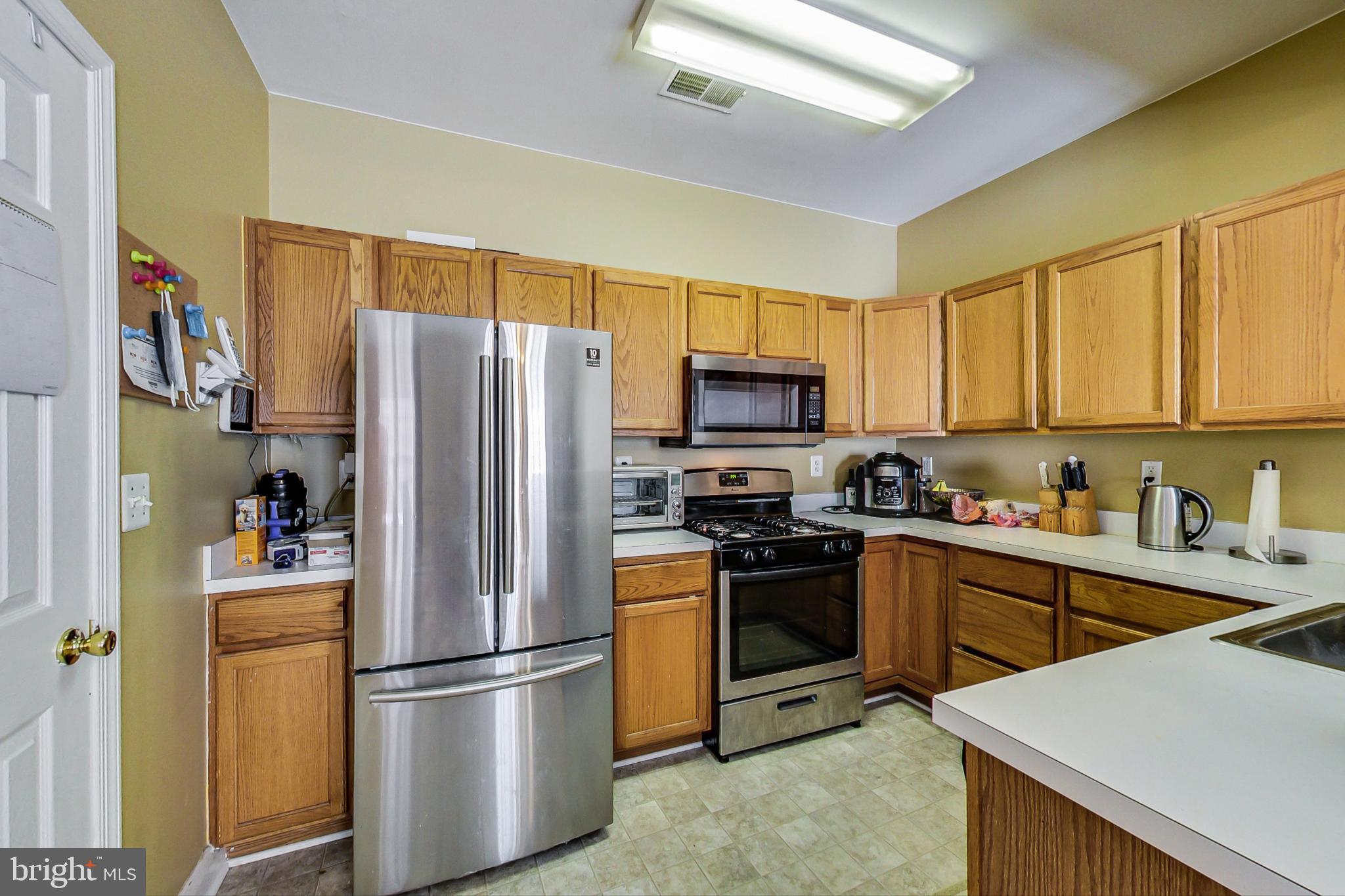 8701 Capistrano Way Odenton, MD 21113 - Photo 4 of 38 Kitchen