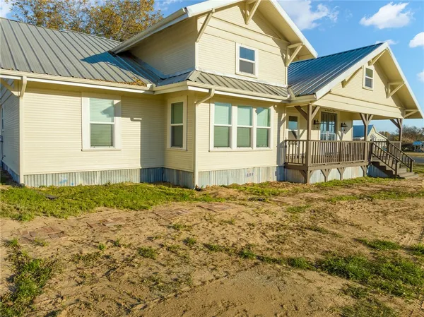 $445,000 | 104 Stevens Street, Itasca, TX 76055