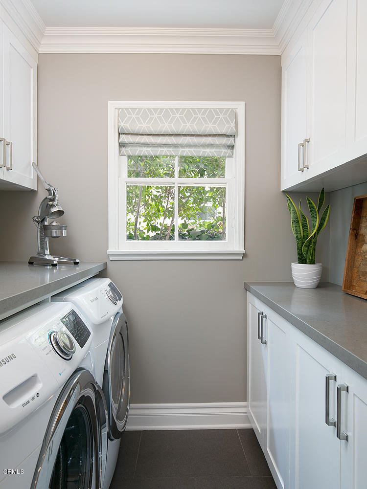 2286 Galbreth Road Pasadena, CA 91104 - Photo 12 of 25 a utility room with dryer and washer