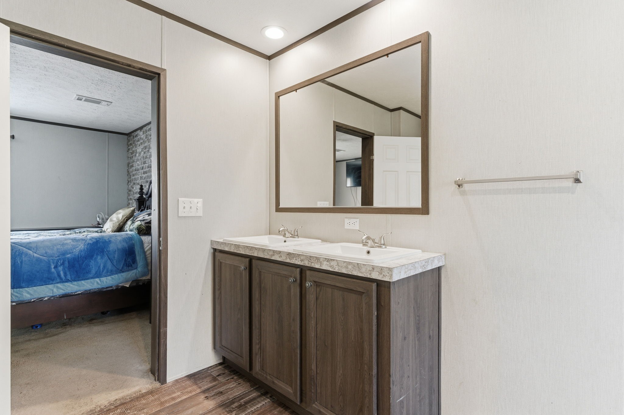 3110 Green Forest Road Conroe, TX 77303 - Photo 15 of 50 a en suite bathroom with a sink and a mirror
