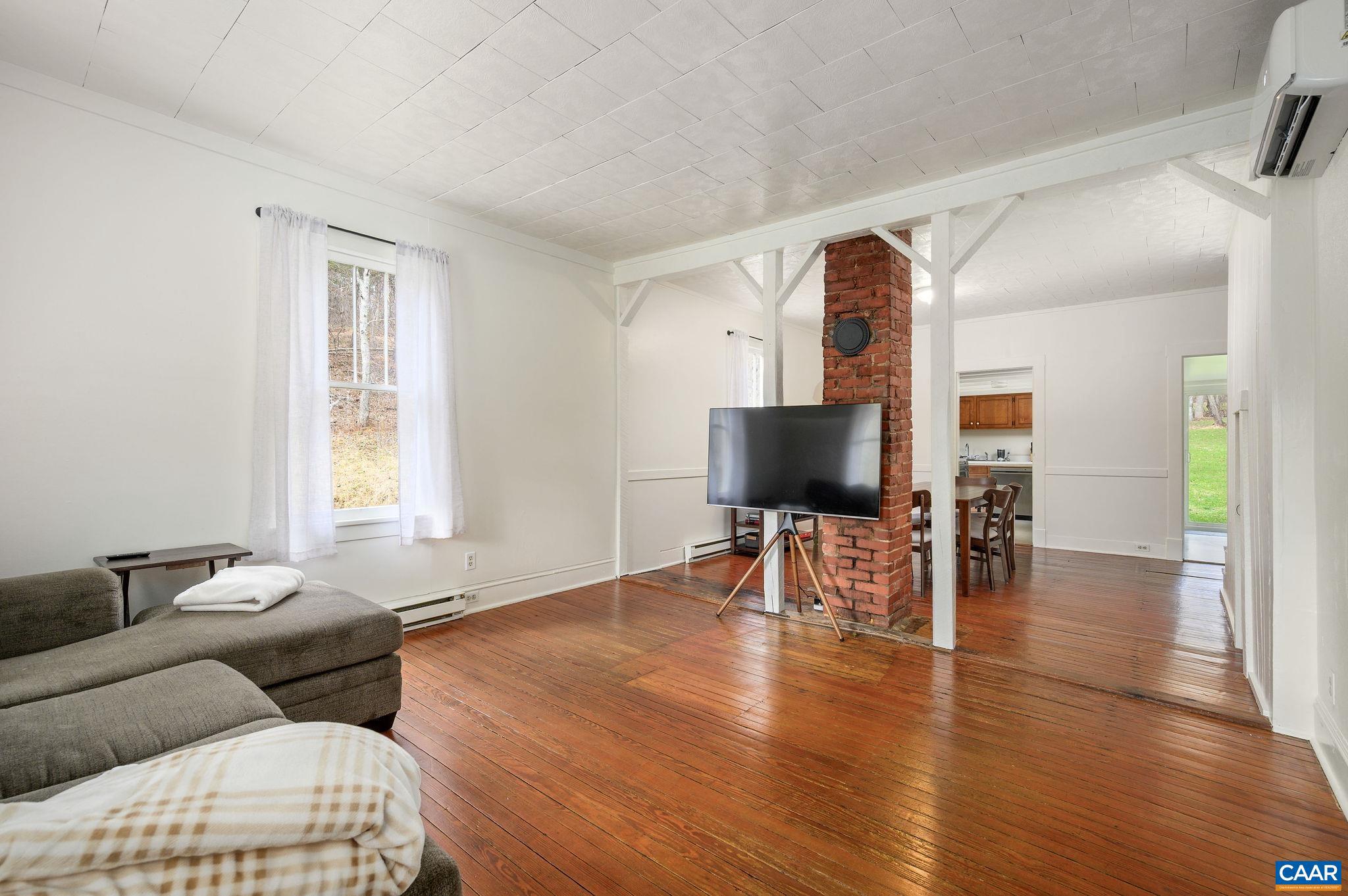 1102 Duncan Hollow Loop Faber, VA 22938 - Photo 3 of 34