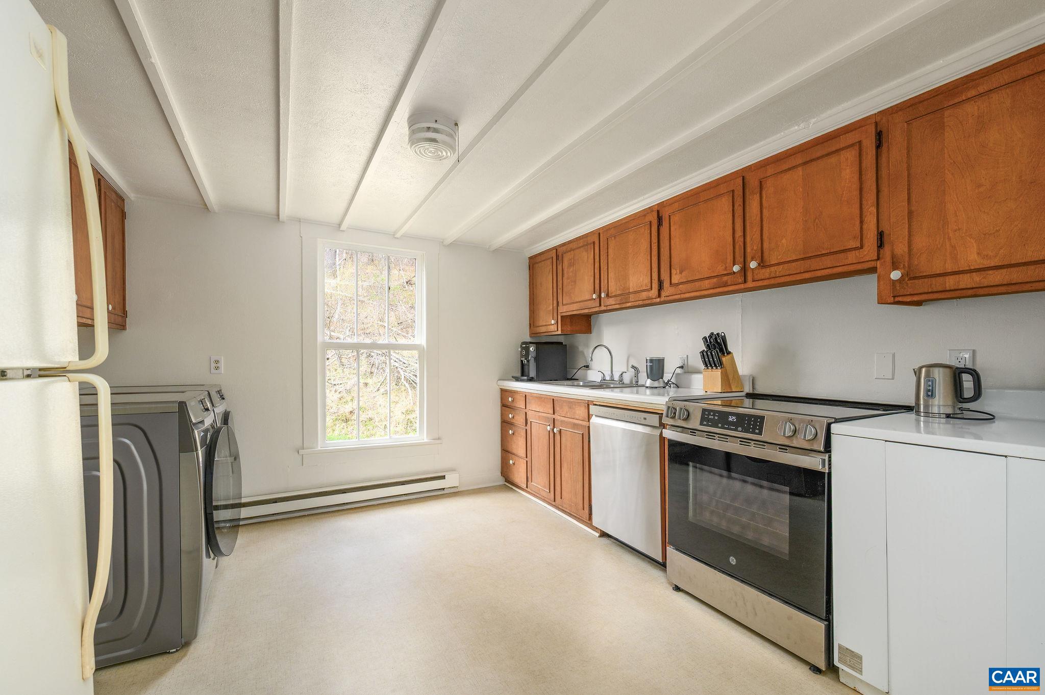 1102 Duncan Hollow Loop Faber, VA 22938 - Photo 6 of 34