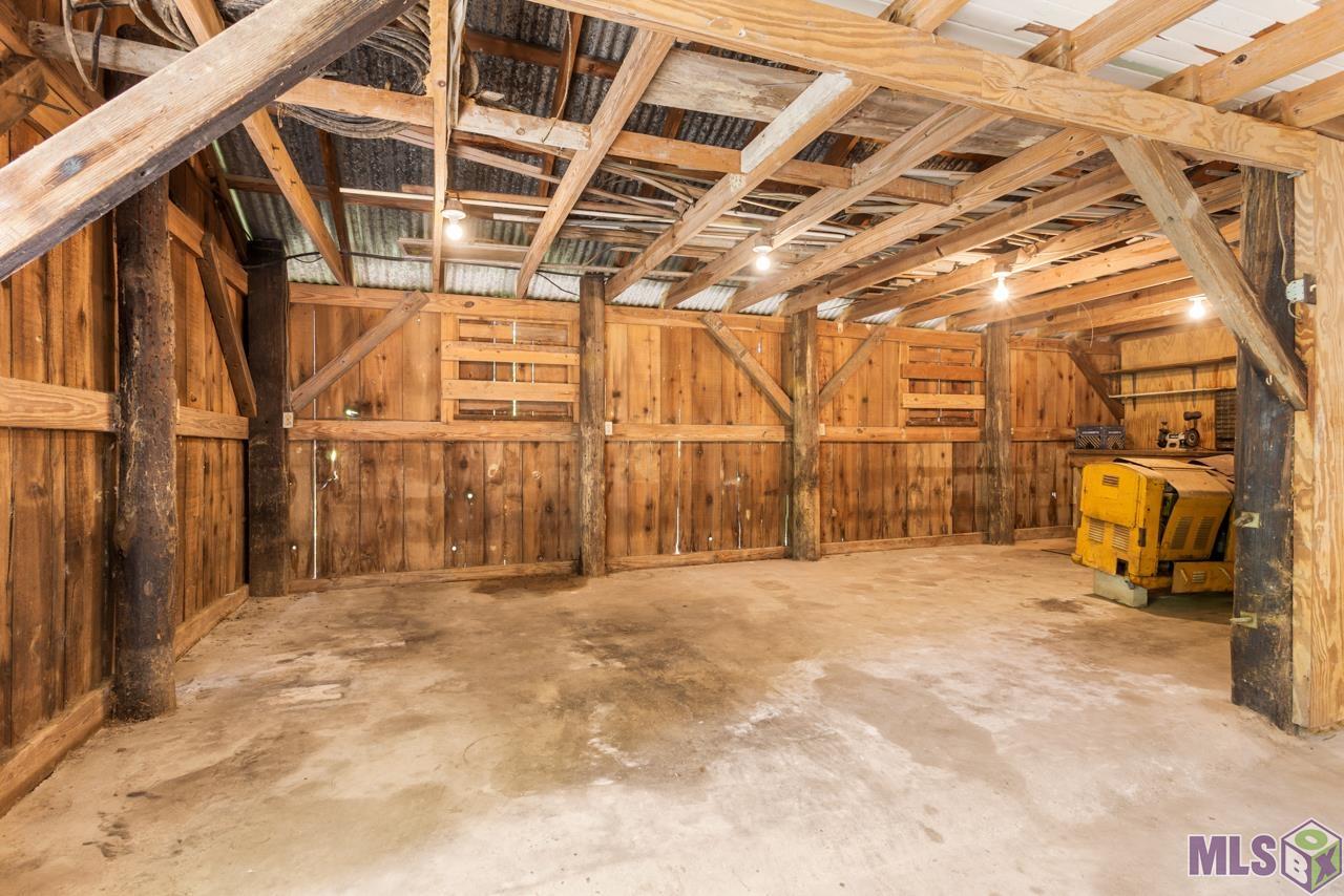 22475 Hoo Shoo Too Road Baton Rouge, LA 70817 - Photo 13 of 32 Tack Room or Workshop Area