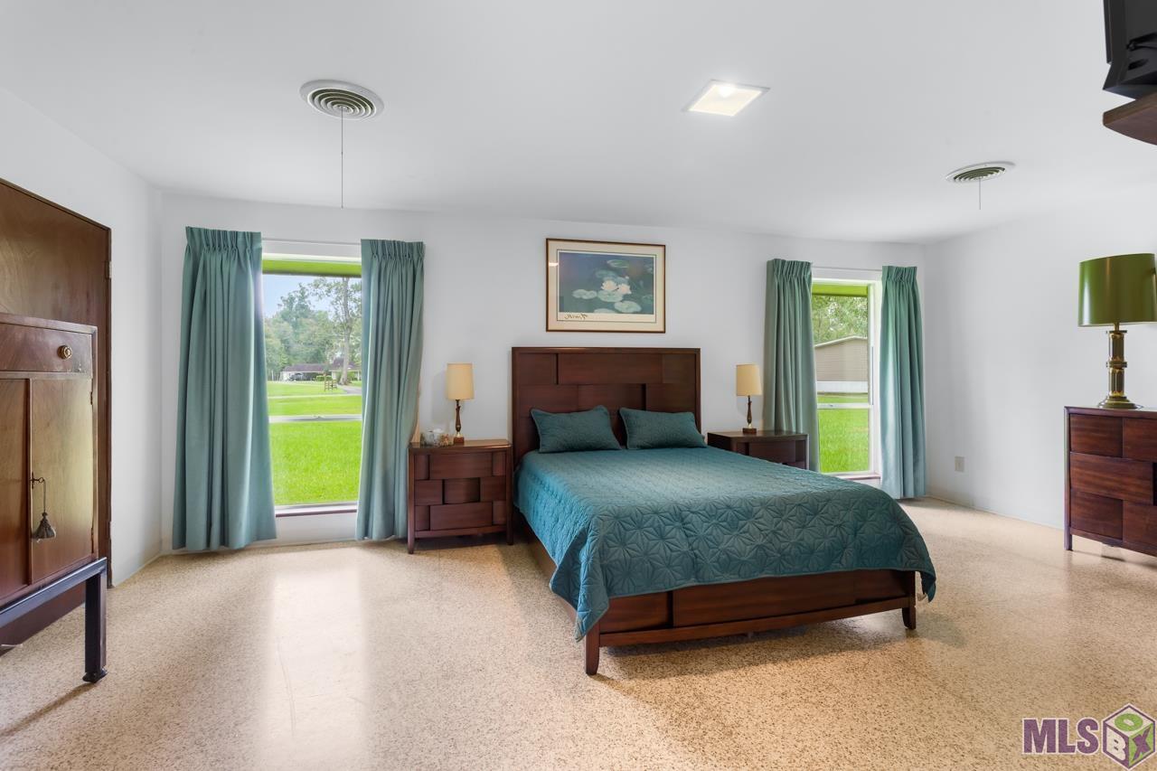 22475 Hoo Shoo Too Road Baton Rouge, LA 70817 - Photo 23 of 32 Spacious Master Bedroom