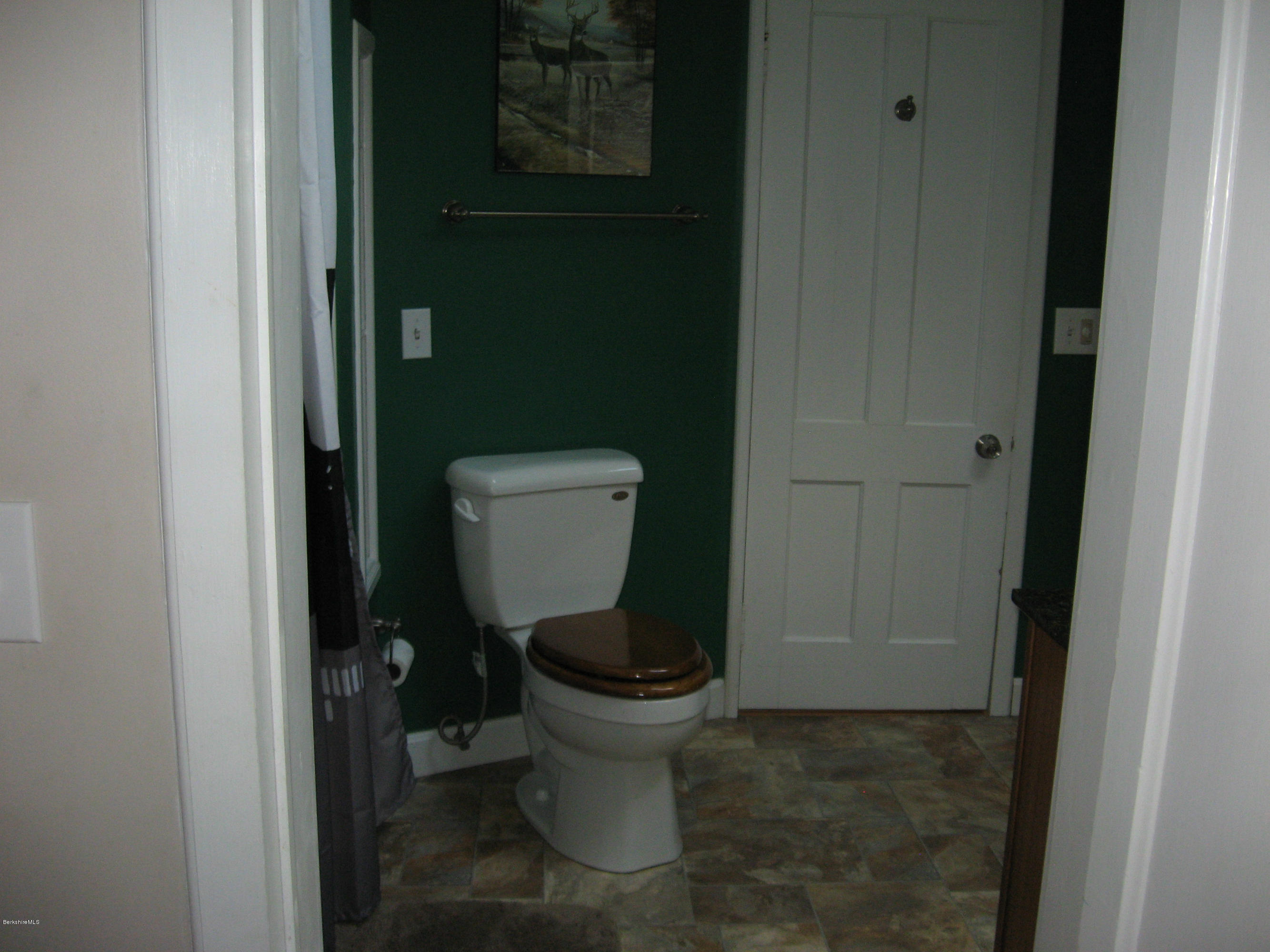 419 East New Lenox Road Pittsfield, MA 01201 - Photo 17 of 33 IMG_2085