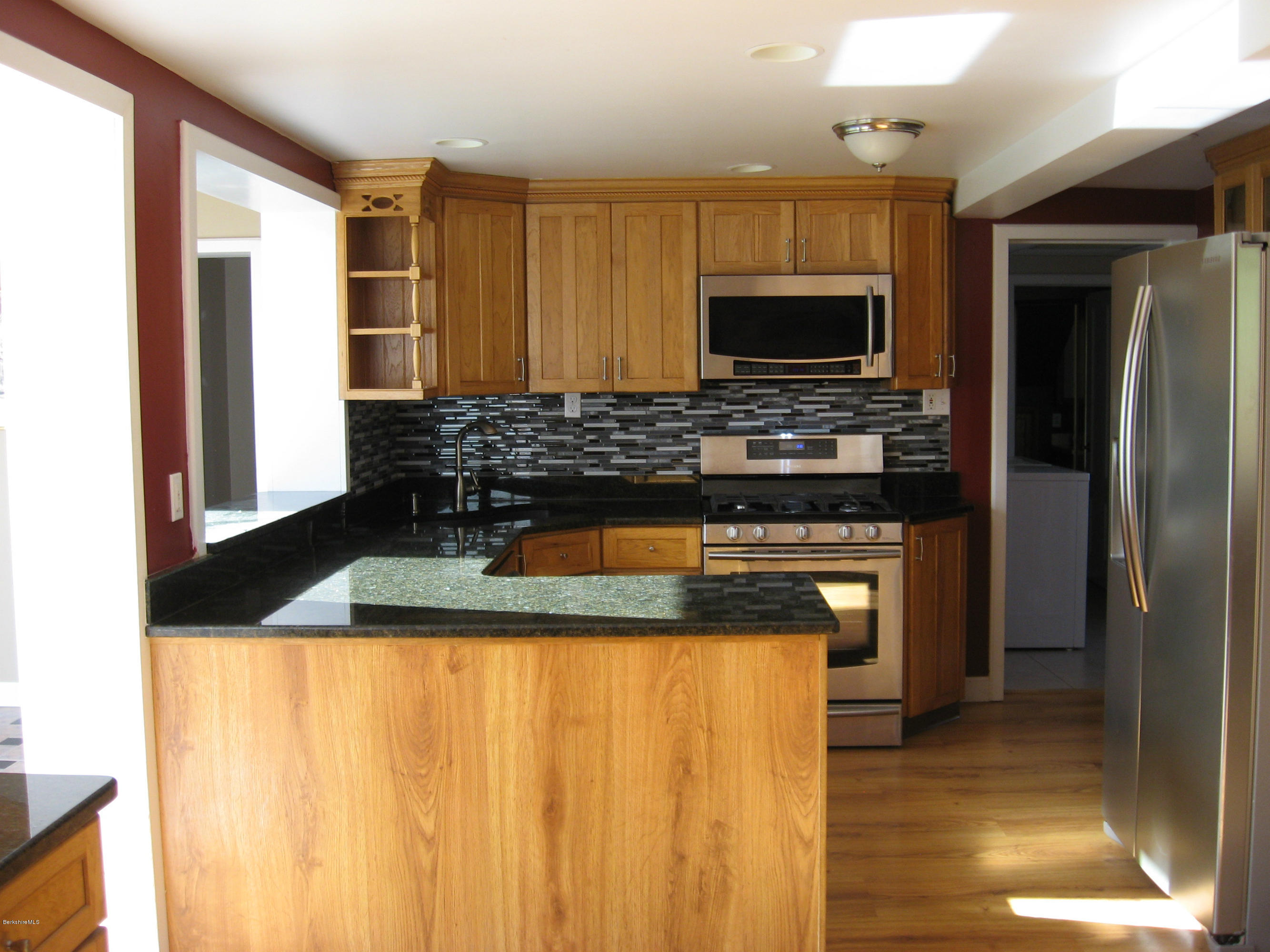 419 East New Lenox Road Pittsfield, MA 01201 - Photo 4 of 33 IMG_2065