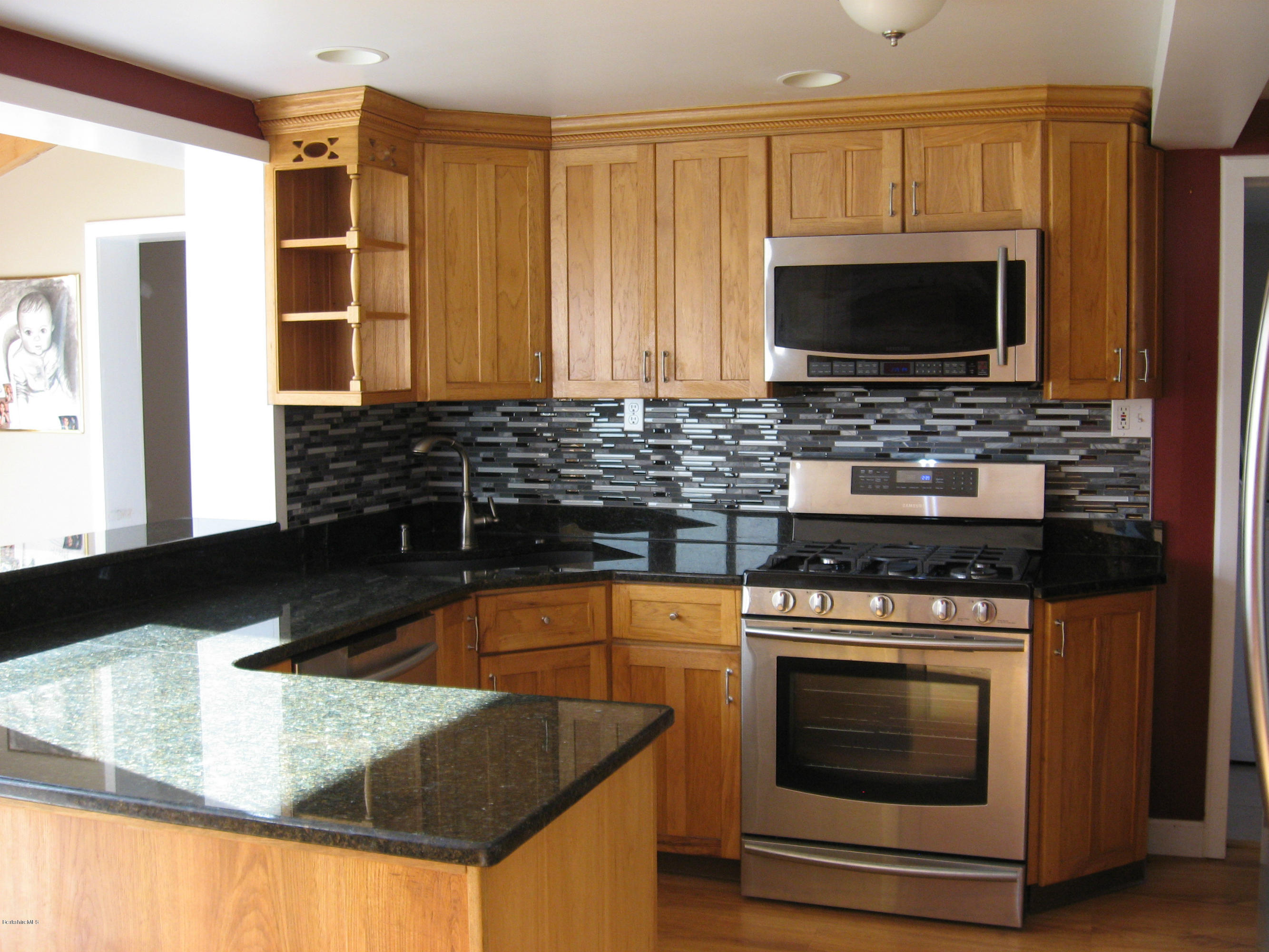 419 East New Lenox Road Pittsfield, MA 01201 - Photo 7 of 33 IMG_2070