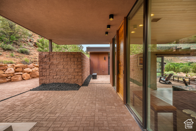112 Canyon Cove Springdale, UT 84767 - Photo 13 of 37