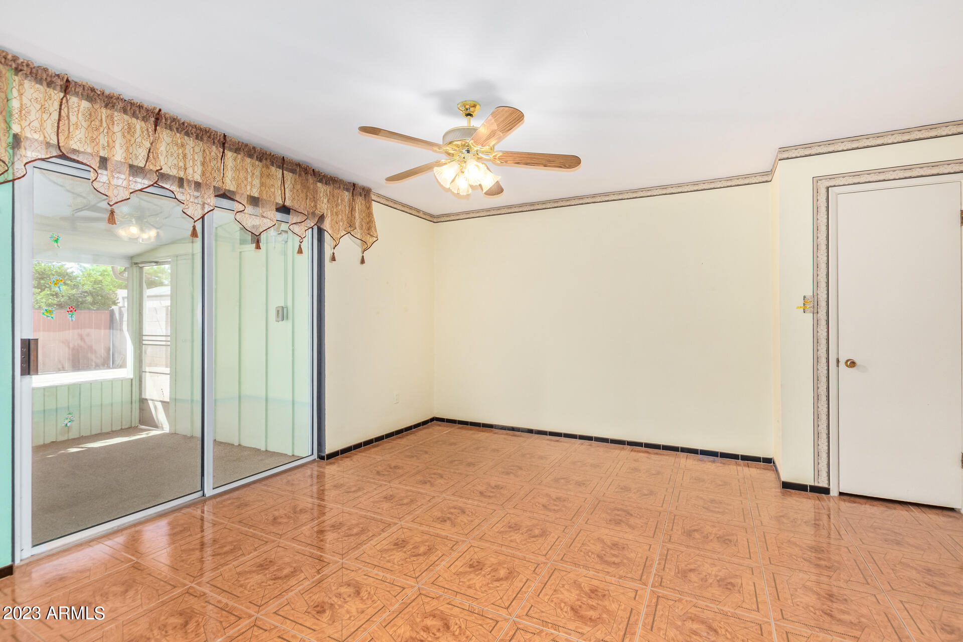 201 West Ruth Avenue Phoenix, AZ 85021 - Photo 15 of 47 15 - Ruth