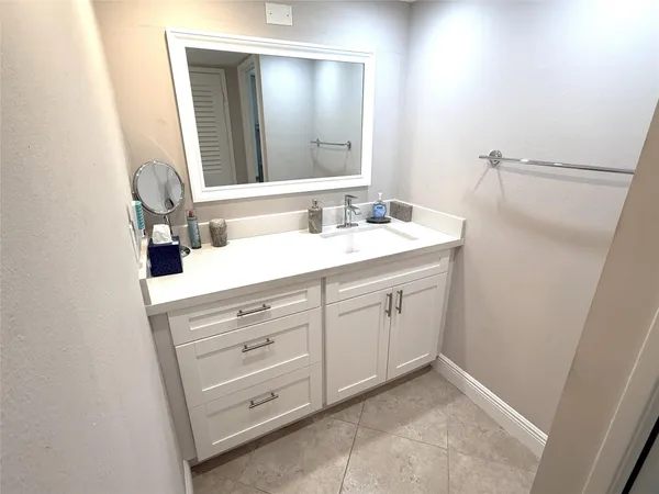 $4,200 | 111 Briny Avenue, Unit 711, Pompano Beach, FL 33062