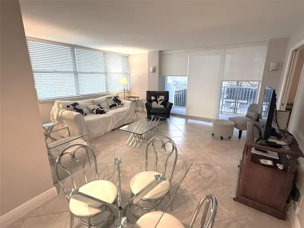 $4,200 | 111 Briny Avenue, Unit 711, Pompano Beach, FL 33062