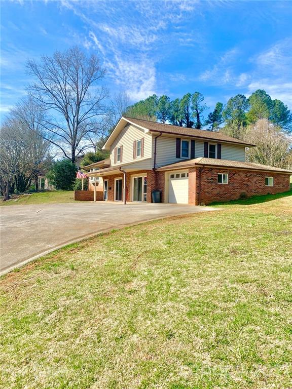 320 Golf Course Road Morganton, NC 28655 - Photo 2 of 21 Gallery Image 2