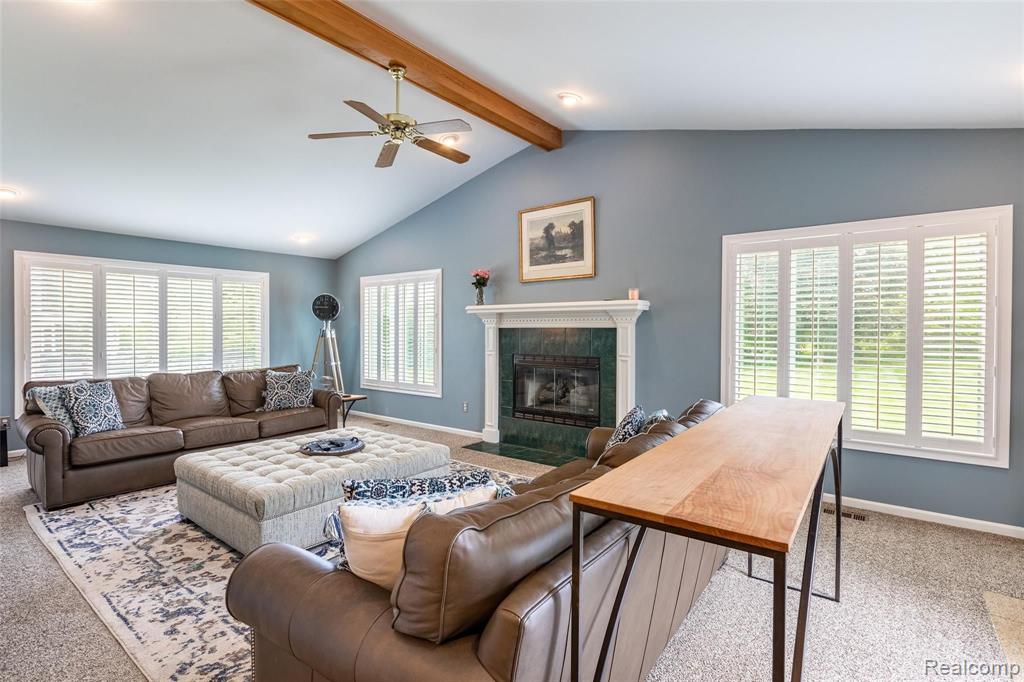 1202 Lakeview Drive Rochester Hills, MI 48306 - Photo 15 of 34