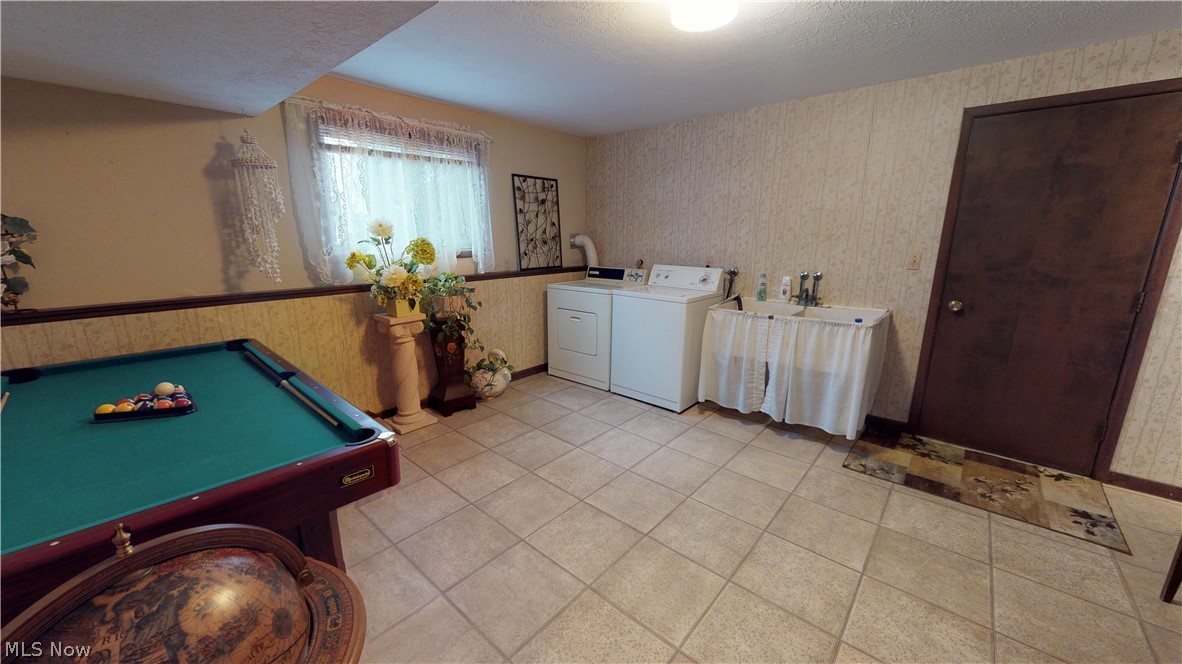 1037 Brainard Road Cleveland, OH 44143 - Photo 12 of 20 Large Utility/Mud Room