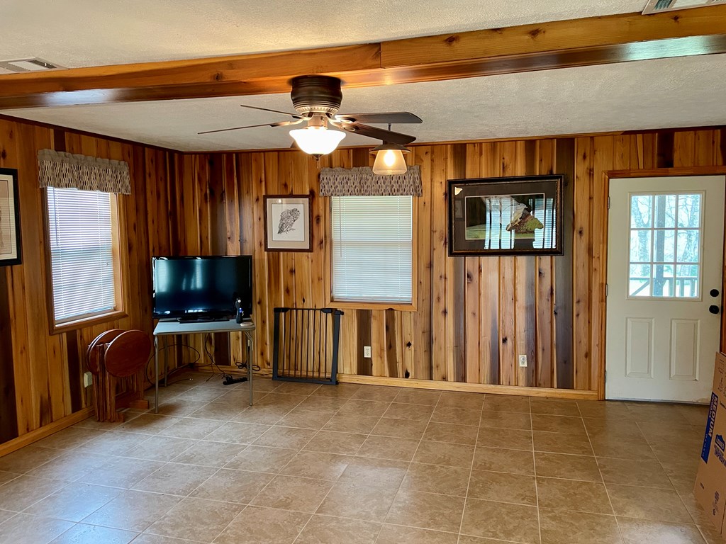 31 River Road Reynolds, GA 31076 - Photo 16 of 22 a view of lobby with furniture