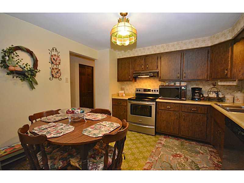 124 Shafer Road Coraopolis, PA 15108 - Photo 8 of 23 Kitchen.