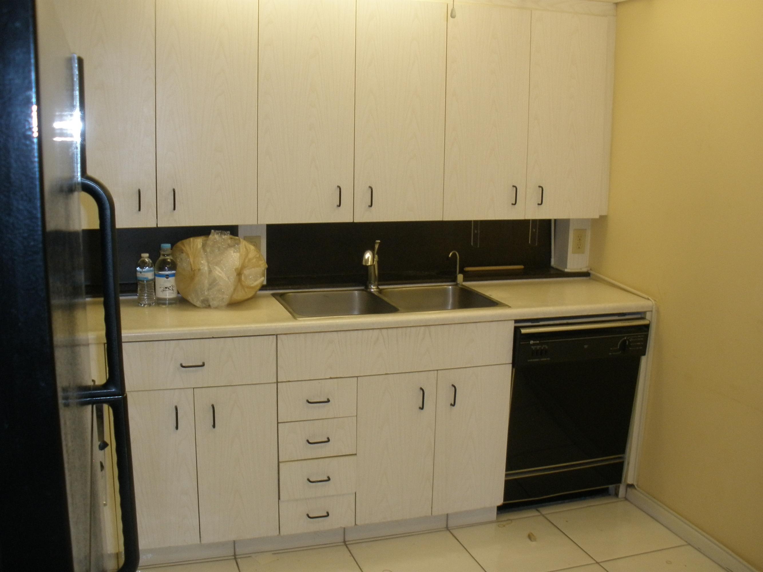 3036 Lincoln B Boca Raton, FL 33434 - Photo 3 of 11 Kitchen