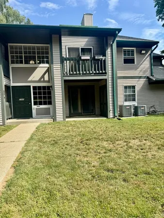 $2,200 | 1940 Phillips Road, Unit 25, New Bedford, MA 02745
