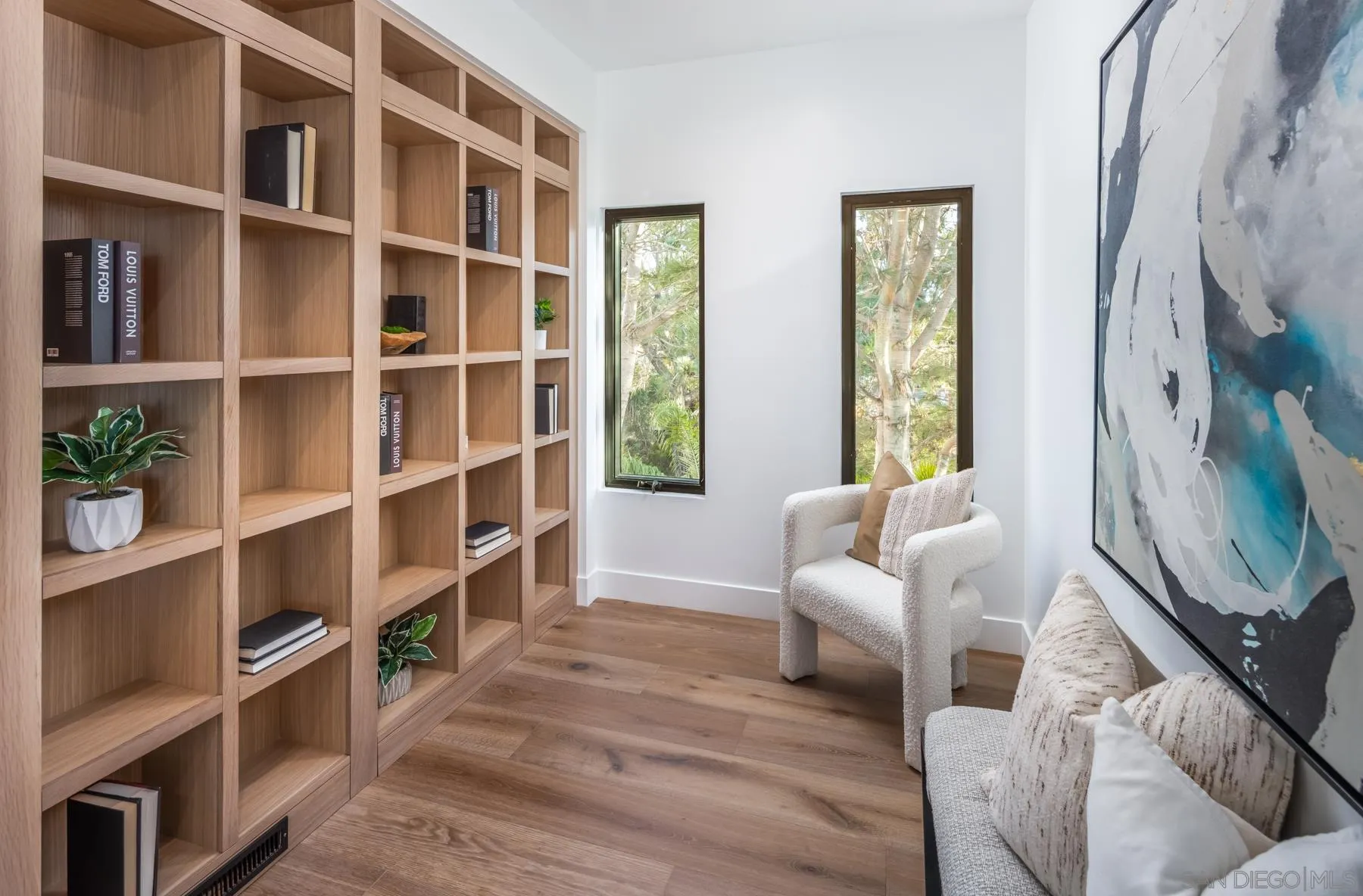 2144 Pinar Place Del Mar, CA 92014 - Photo 16 of 39 a living room with furniture and a window
