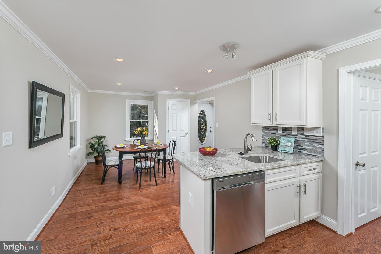 7013 Deerfield Road Baltimore, MD 21208 - Photo 11 of 30 Kitchen