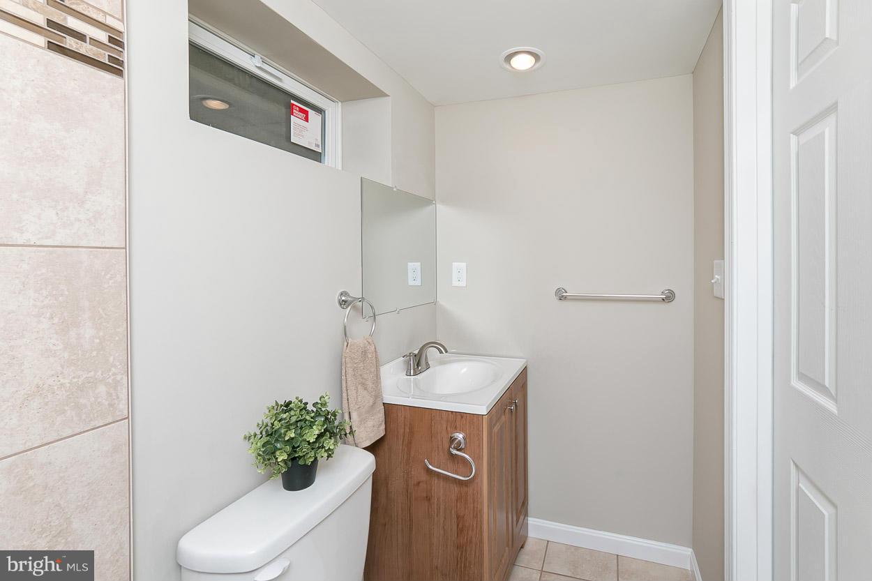 7013 Deerfield Road Baltimore, MD 21208 - Photo 27 of 30 Bath