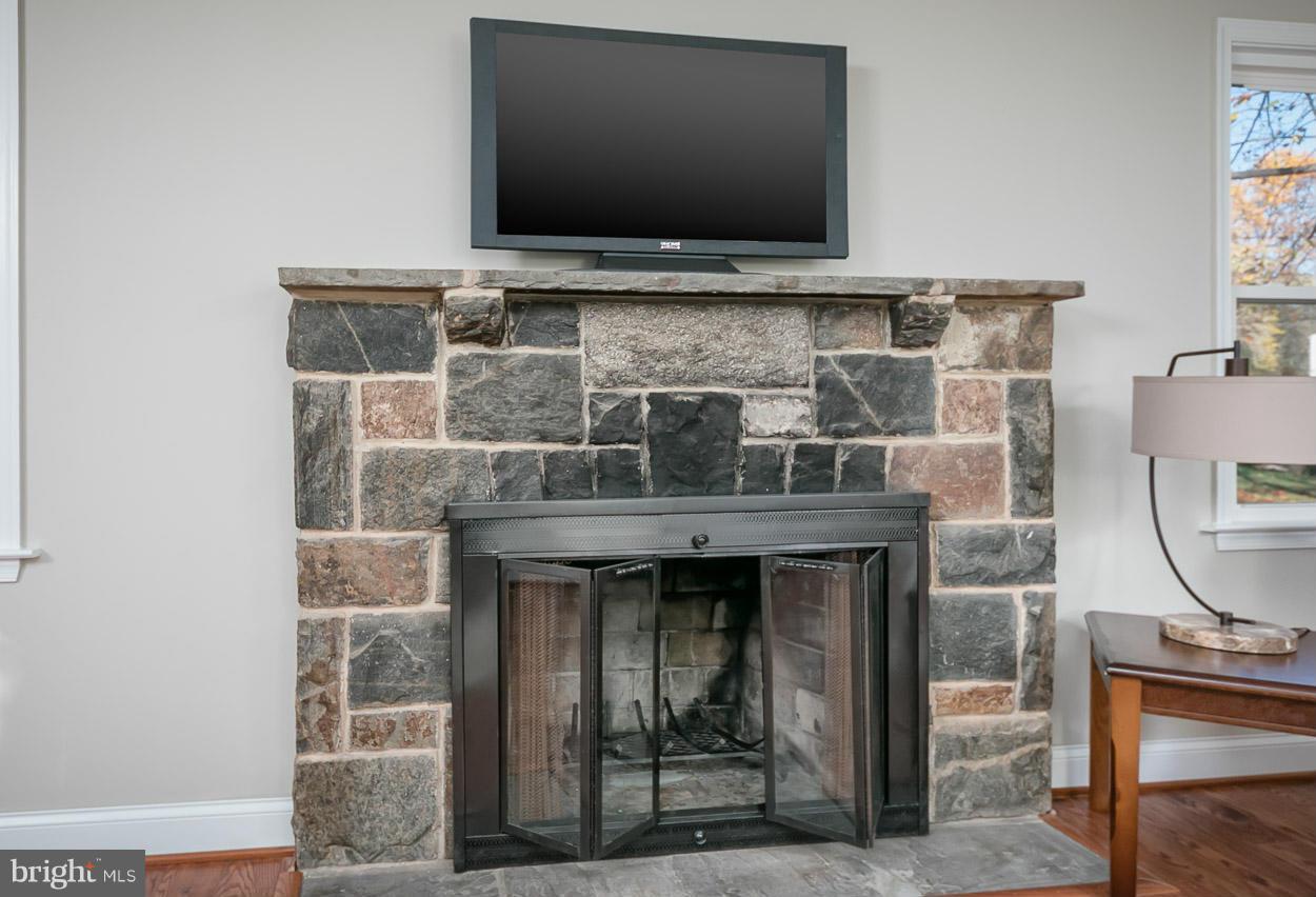 7013 Deerfield Road Baltimore, MD 21208 - Photo 9 of 30 Interior (General)