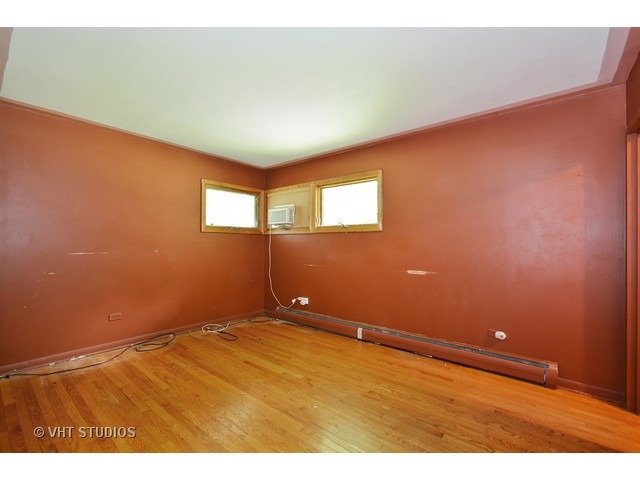 27W040 Jewell Road Winfield, IL 60190 - Photo 8 of 15