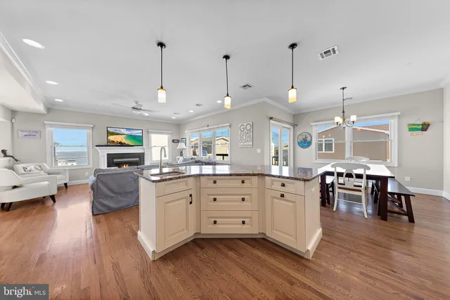 $2,169,000 | 109 West 26th Street, Ship Bottom, NJ 08008