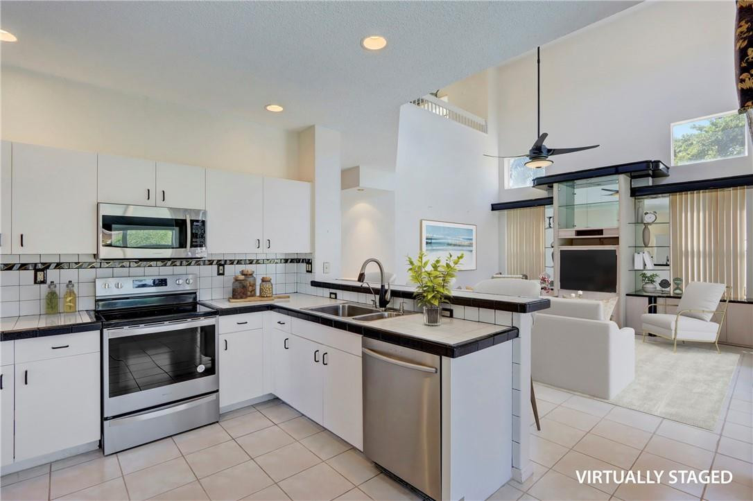 20408 San Rafael Court Boca Raton, FL 33498 - Photo 10 of 34 Photo 10