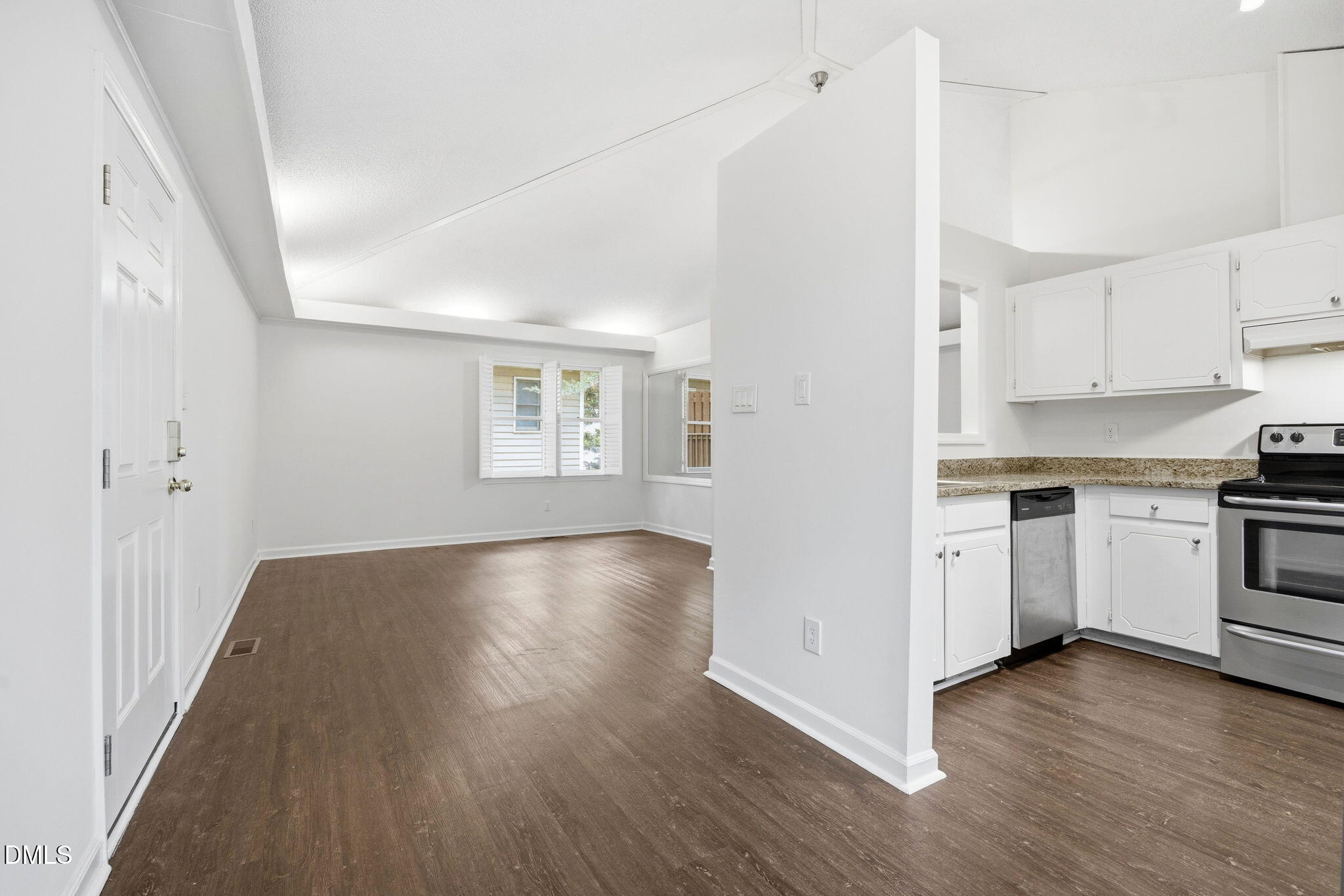 3289 Mill Run, Unit 148 Raleigh, NC 27612 - Photo 9 of 25 17-web-or-mls-IMG_1608