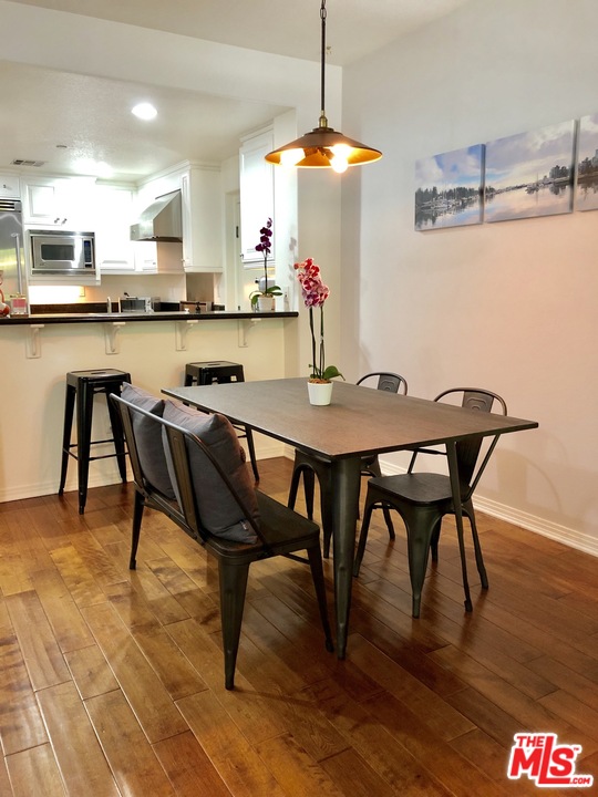 433 North Altadena Drive, Unit 7 Pasadena, CA 91107 - Photo 7 of 32