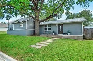 $2,400 | 411 Harcourt Street, Weatherford, TX 76086