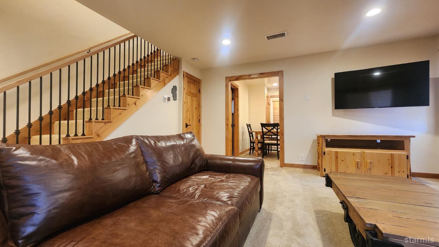2282 Blitzen Road South Lake Tahoe, CA 96150 - Photo 12 of 40 Unit B - Living Room