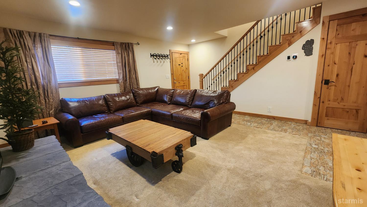 2282 Blitzen Road South Lake Tahoe, CA 96150 - Photo 13 of 40 Unit B - Living Room