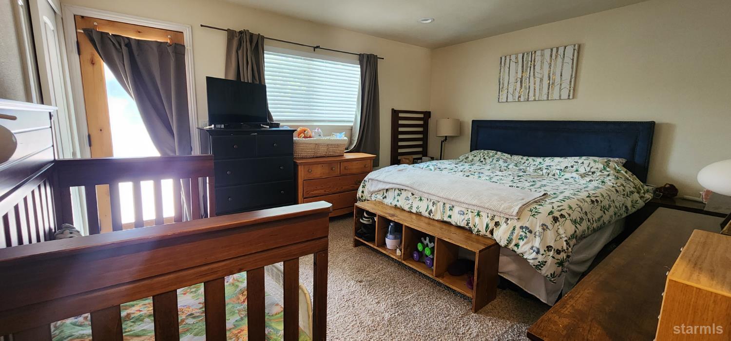 2282 Blitzen Road South Lake Tahoe, CA 96150 - Photo 30 of 40 Unit A - Upstairs Bedroom Front