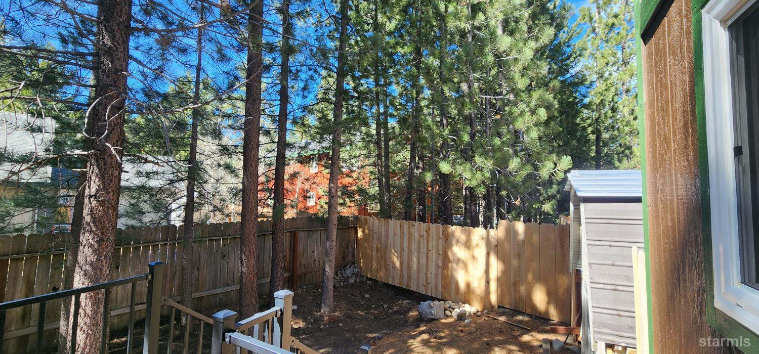 2282 Blitzen Road South Lake Tahoe, CA 96150 - Photo 38 of 39 Unit B - Backyard
