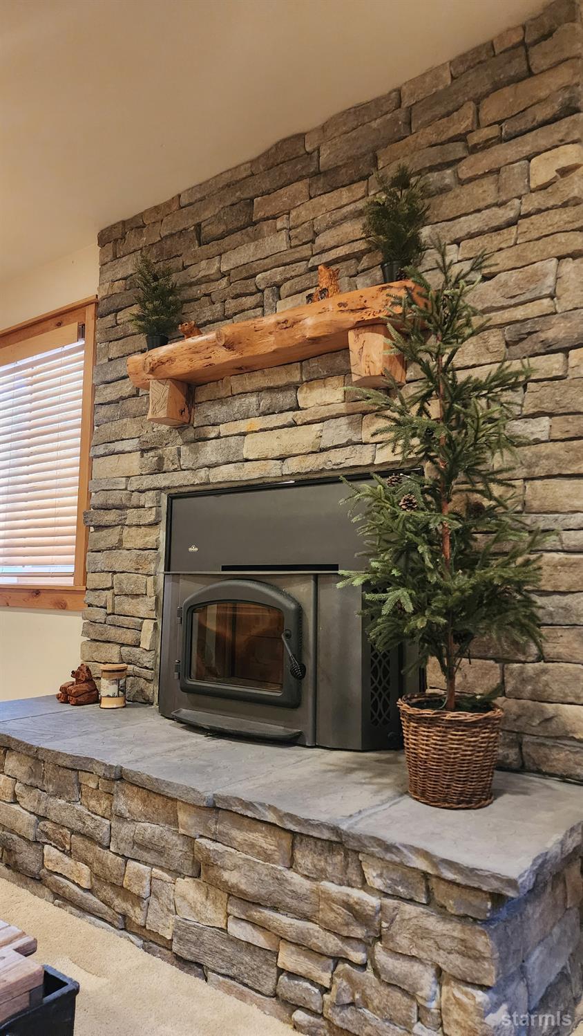 2282 Blitzen Road South Lake Tahoe, CA 96150 - Photo 5 of 40