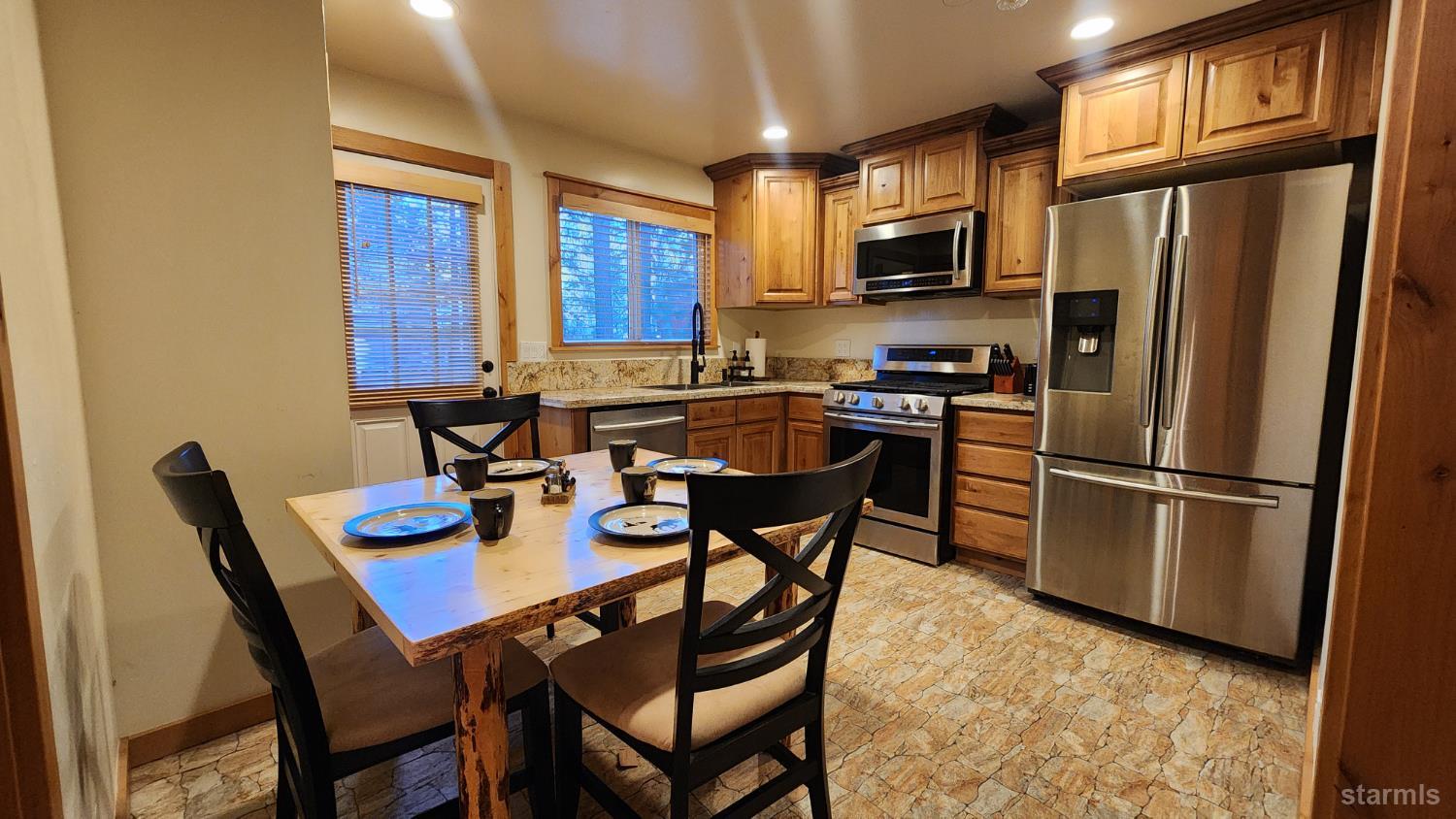 2282 Blitzen Road South Lake Tahoe, CA 96150 - Photo 7 of 40