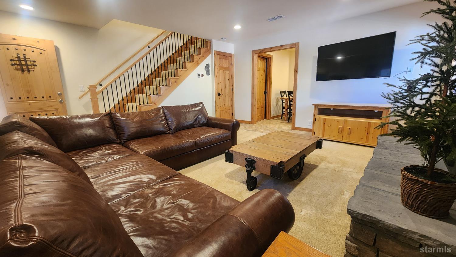 2282 Blitzen Road South Lake Tahoe, CA 96150 - Photo 9 of 40 Unit B - Living Room