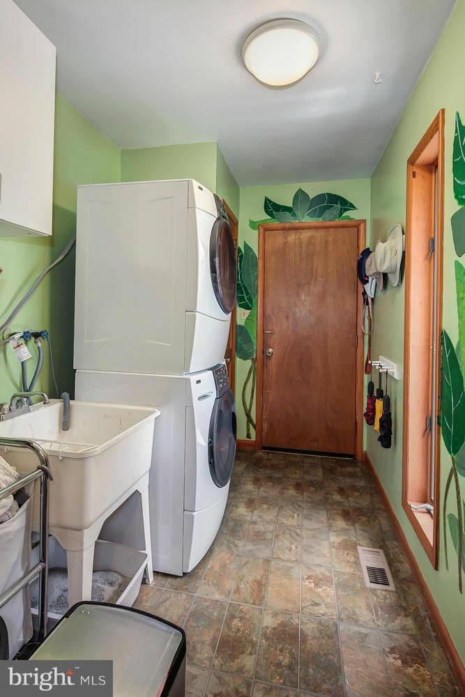 1855 Burley Road Annapolis, MD 21409 - Photo 22 of 30 a utility room with dryer and washer