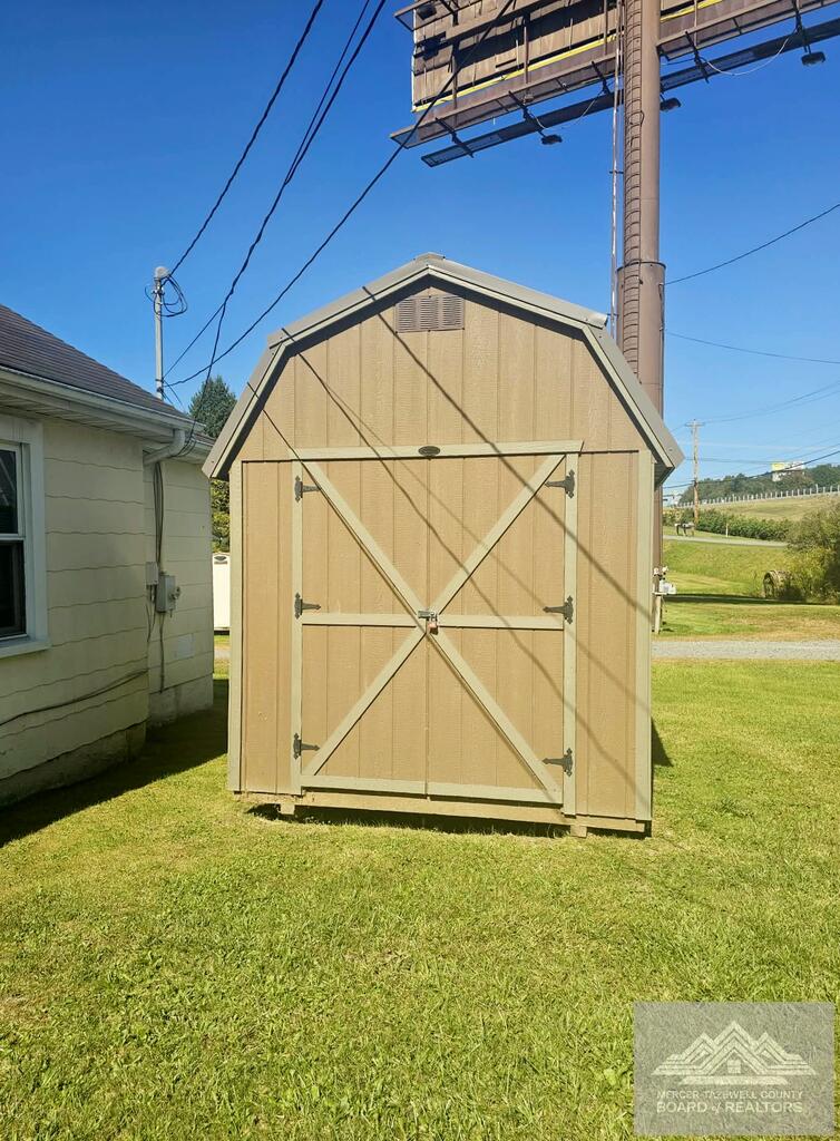 1961 Athens Road Princeton, WV 24740 - Photo 13 of 14 Gallery Image 13