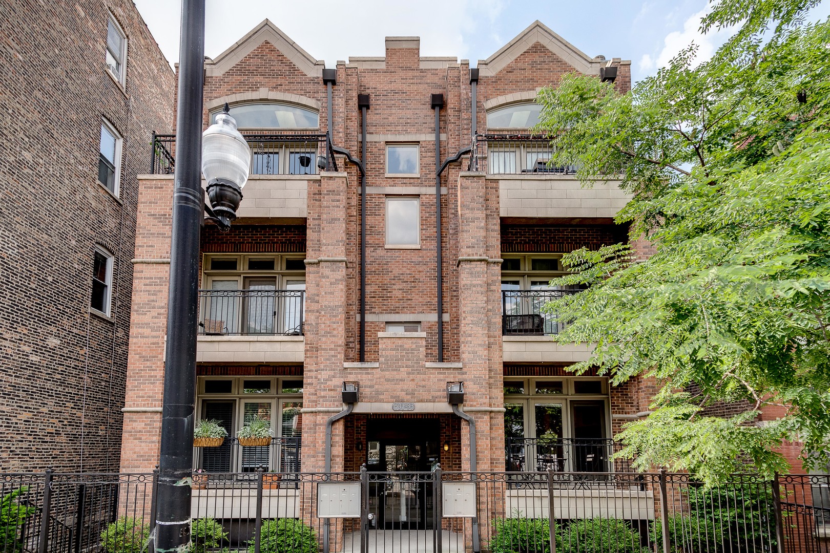 1533 West 18th Place, Unit 2E Chicago, IL 60608 - Photo 1 of 14
