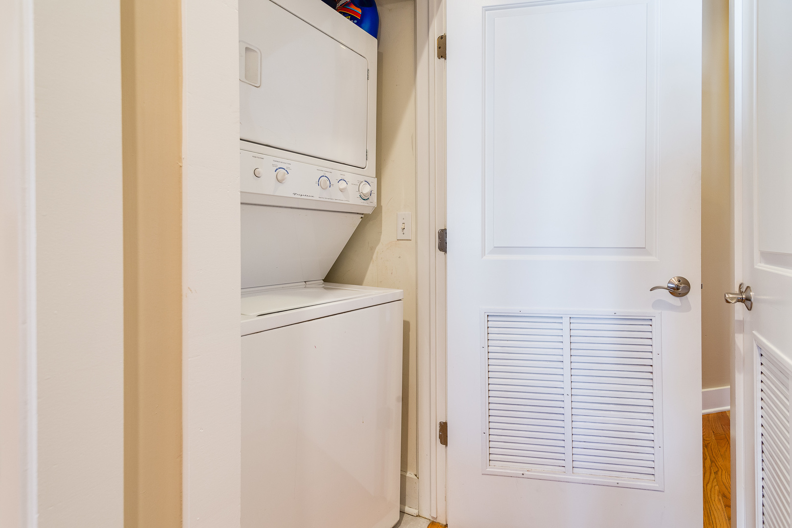 1533 West 18th Place, Unit 2E Chicago, IL 60608 - Photo 12 of 14