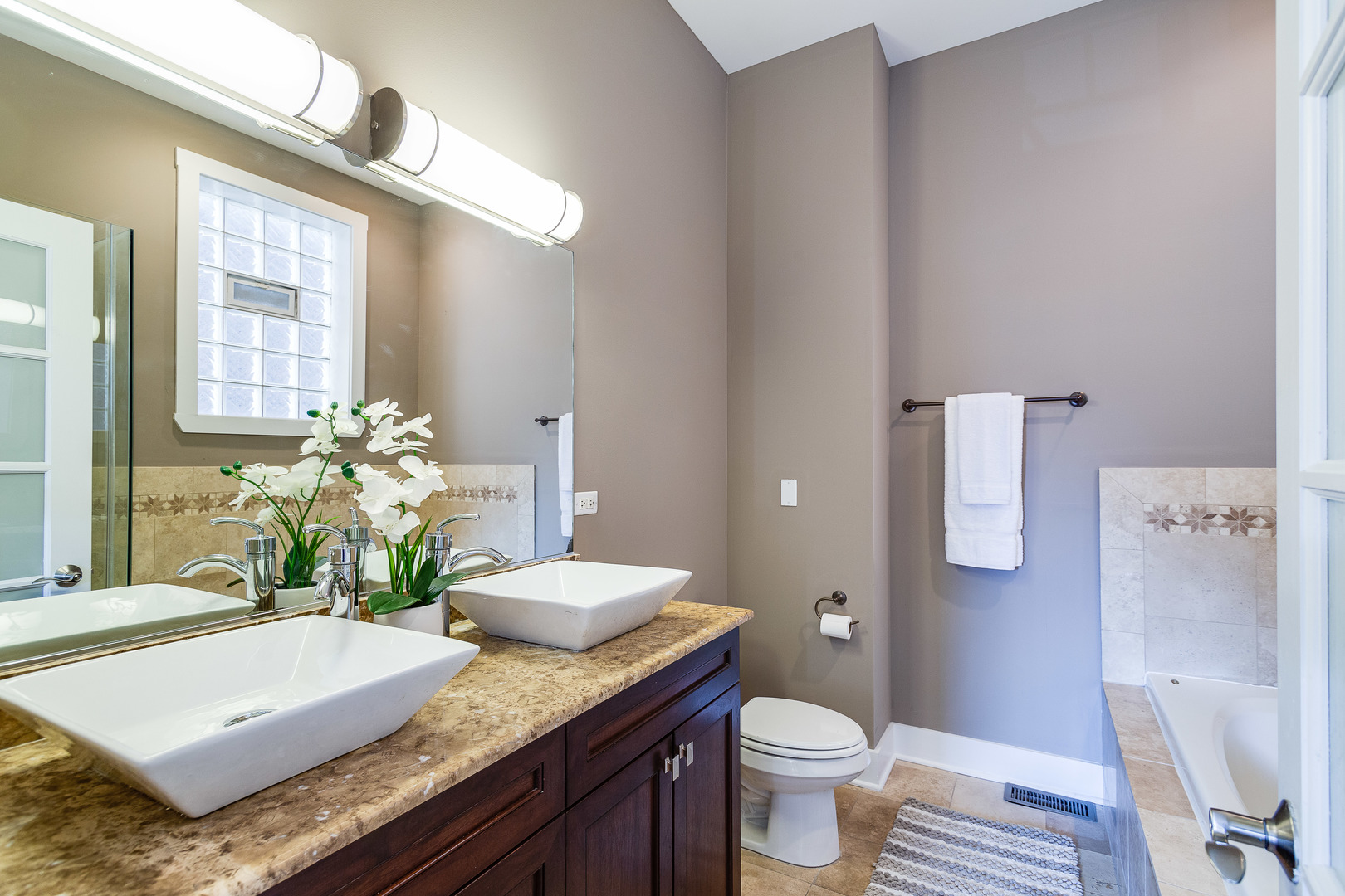 1533 West 18th Place, Unit 2E Chicago, IL 60608 - Photo 8 of 14