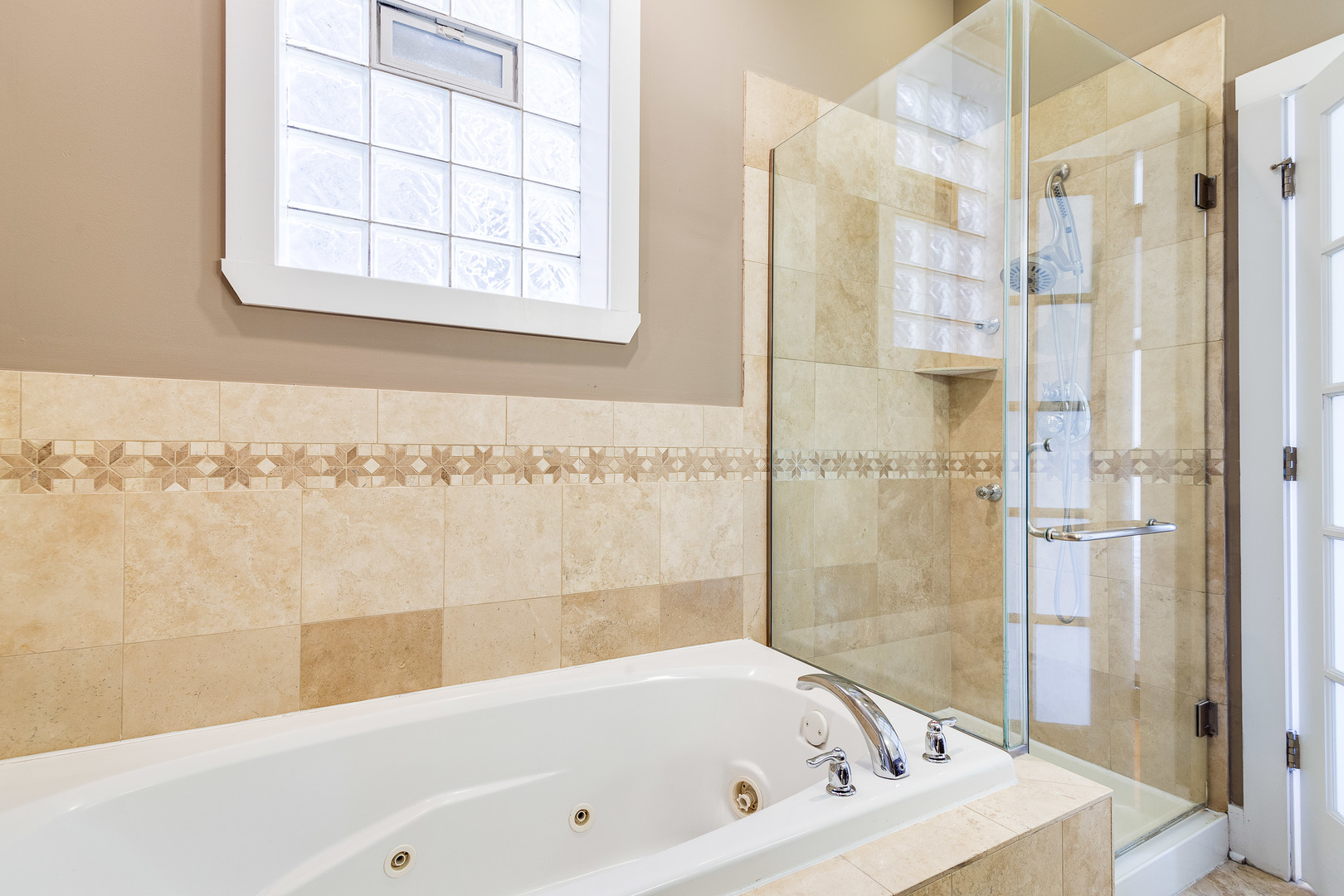 1533 West 18th Place, Unit 2E Chicago, IL 60608 - Photo 9 of 14