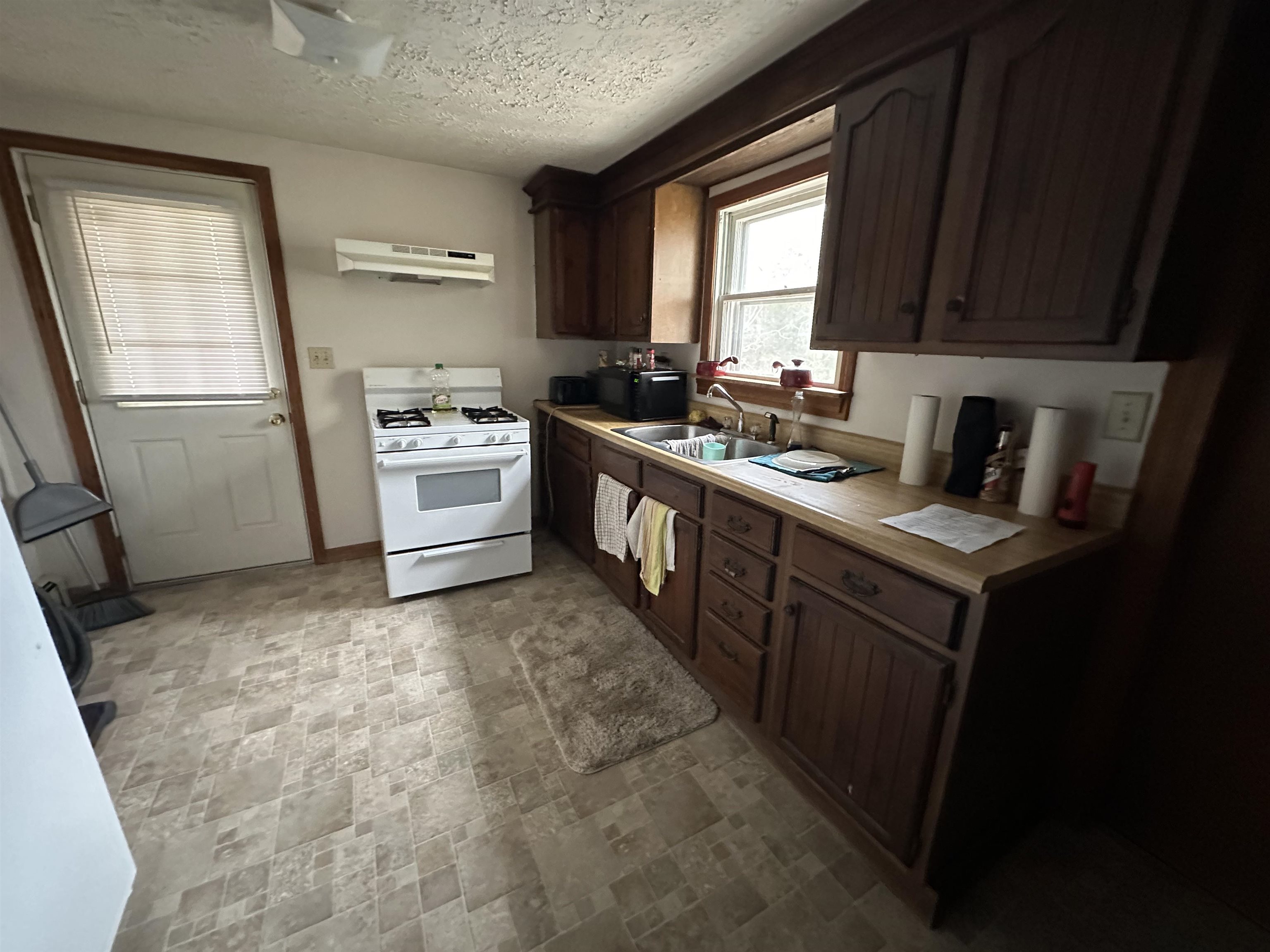 345 Mast Road Manchester, NH 03102 - Photo 12 of 40
