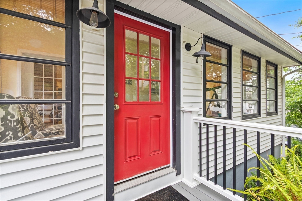 7 Intervale Street Woburn, MA 01801 - Photo 3 of 34